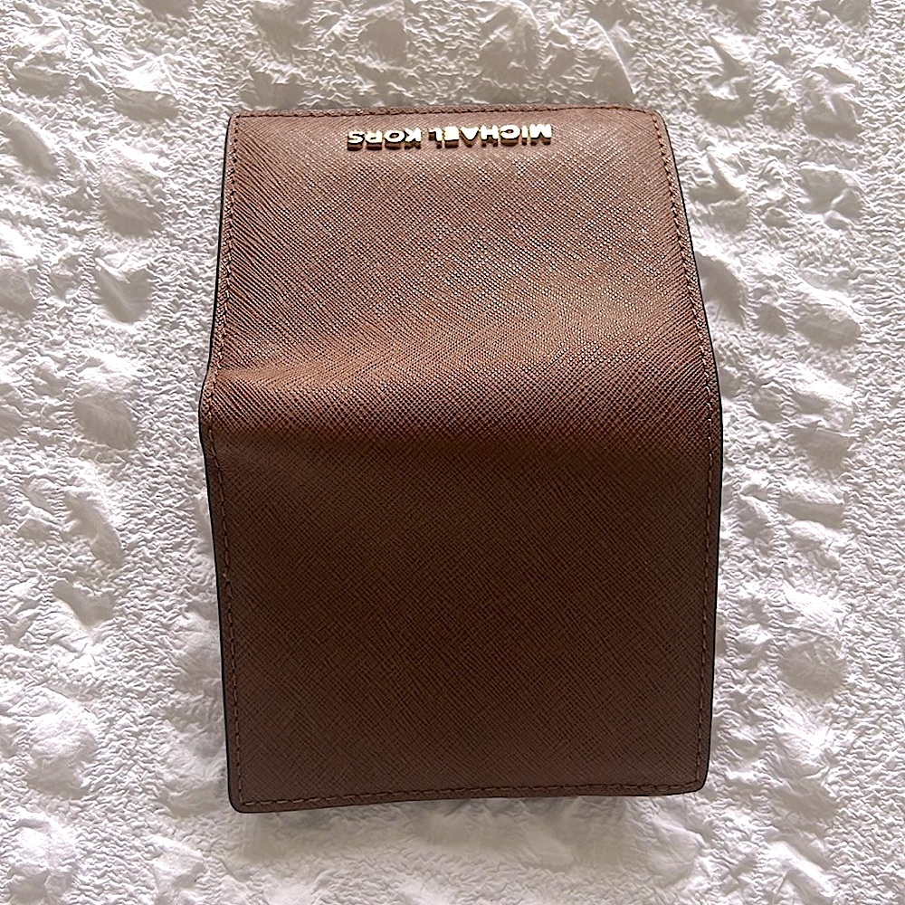 Michael Kors Leather Flap Card Holder - Picture 4 of 5